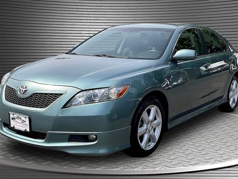 Used 2009 Toyota Camry SE FWD image 3