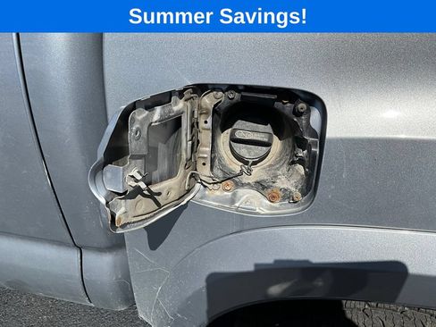 Used 2018 Toyota Tacoma SR5 AWD/4WD image 17