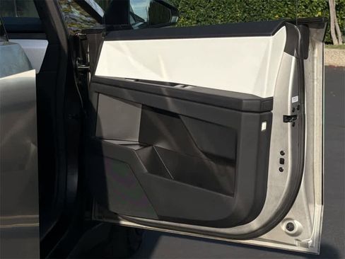 Used 2024 Tesla Cybertruck AWD Crew Cab image 41