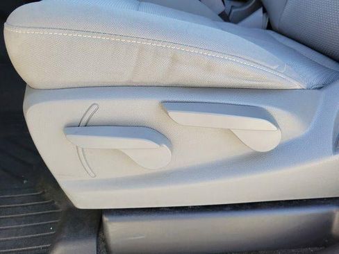 Used 2018 Chevrolet Silverado 1500 Custom w/ Custom Value Package image 12