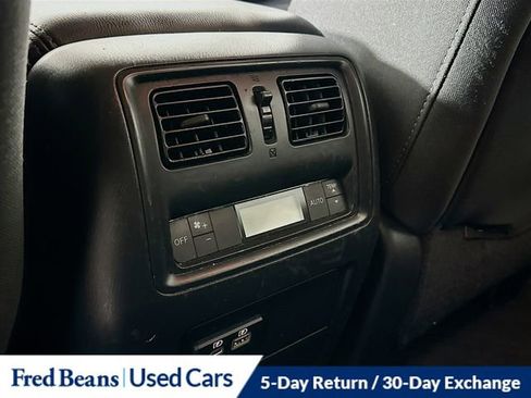 Used 2019 Nissan Pathfinder S image 25