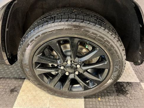 Used 2020 Jeep Grand Cherokee Altitude image 16