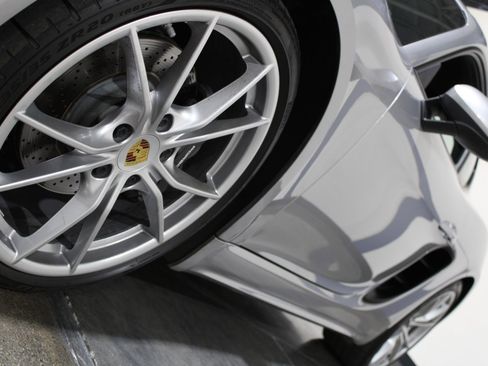 Used 2018 Porsche 718 Cayman image 7