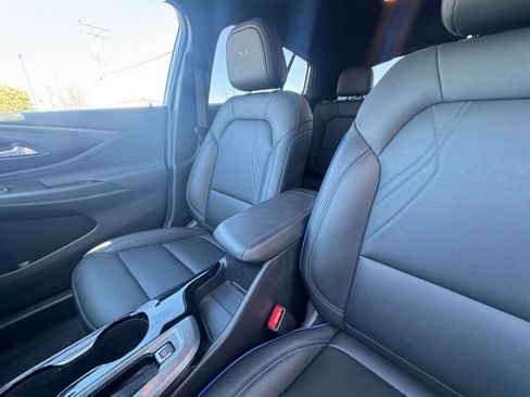 Used 2025 Buick Envista Sport Touring image 34