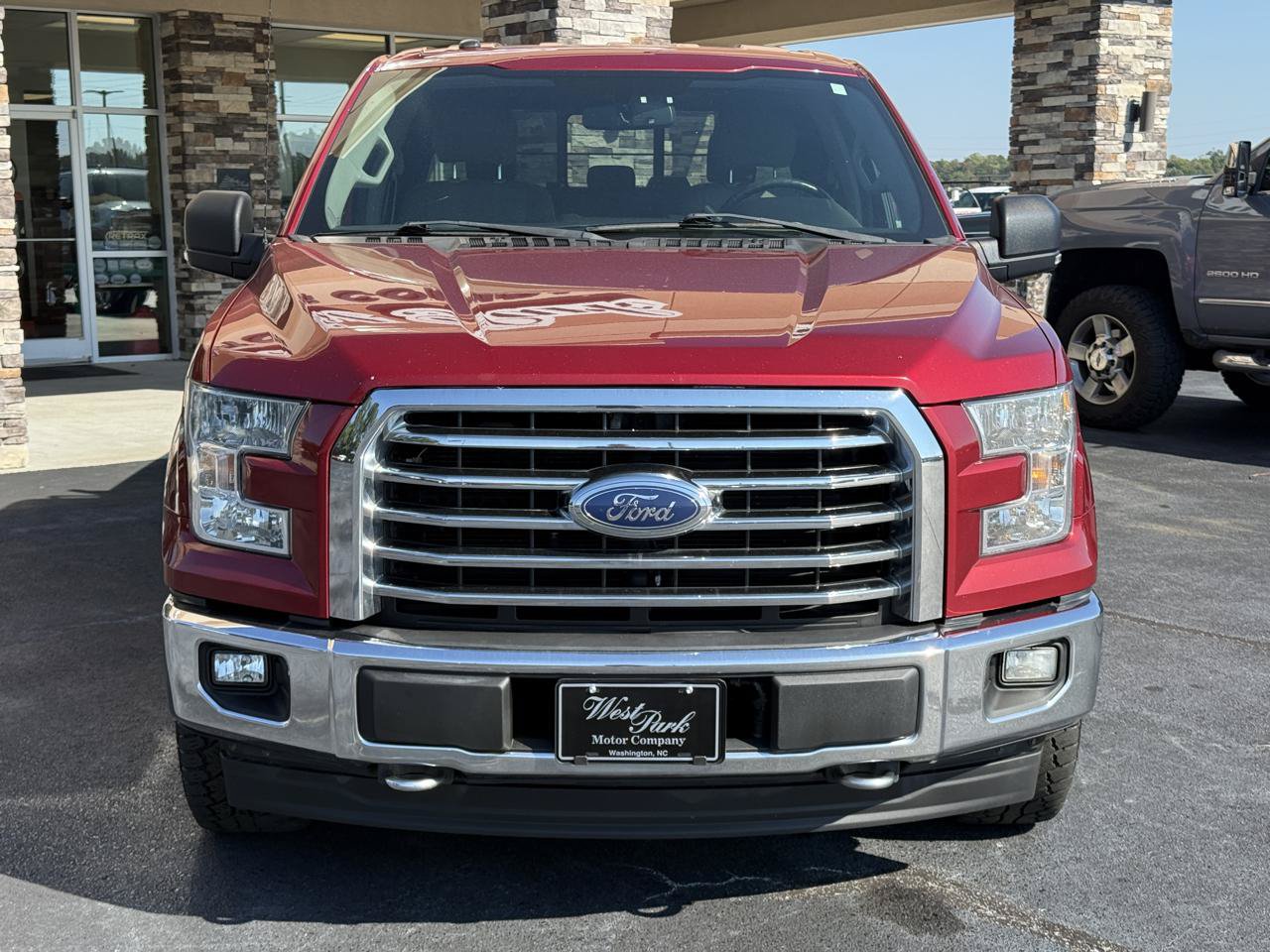 Used 2017 Ford F150 XLT w/ Equipment Group 302A Luxury AWD/4WD image 6