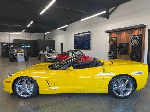 Used 2007 Chevrolet Corvette Convertible w/ Preferred Equipment Group RWD image 14