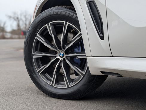 Used 2022 BMW X5 xDrive40i w/ M Sport Package image 8