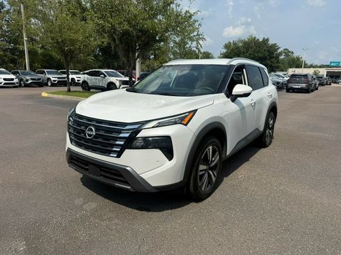Used 2026 Nissan Rogue SL FWD image 1