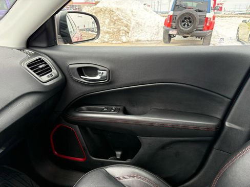 Used 2020 Jeep Compass Trailhawk image 19