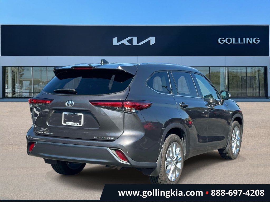 Used 2021 Toyota Highlander Limited AWD/4WD image 3