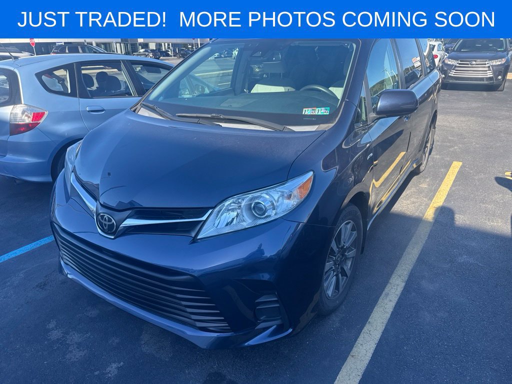 Used 2020 Toyota Sienna LE AWD/4WD image 1
