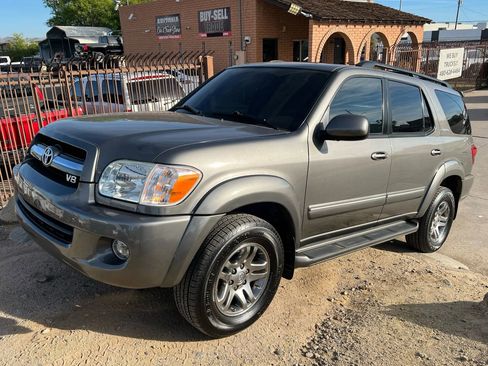 Used 2006 Toyota Sequoia Limited image 3
