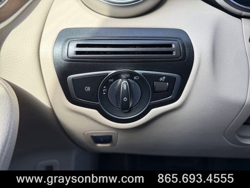 Used 2022 Mercedes-Benz GLC 300 4MATIC w/ Premium Package Lite image 26