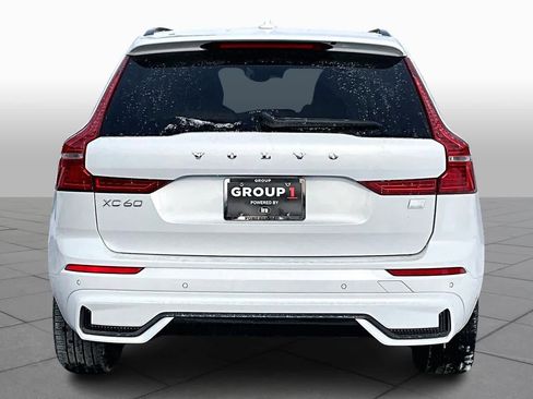 Certified 2023 Volvo XC60 T8 Plus image 4