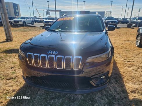 Used 2019 Jeep Cherokee Latitude Plus image 8