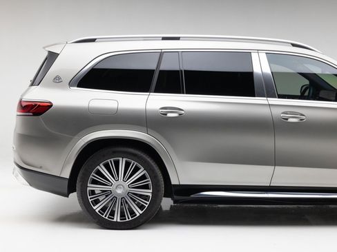 Used 2022 Mercedes-Benz Maybach GLS 600 4MATIC image 21