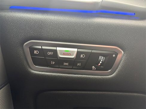 Used 2019 BMW X5 xDrive50i w/ Parking Assistance Package image 10