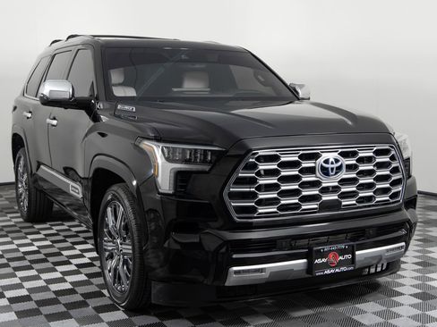 Used 2023 Toyota Sequoia Capstone image 11