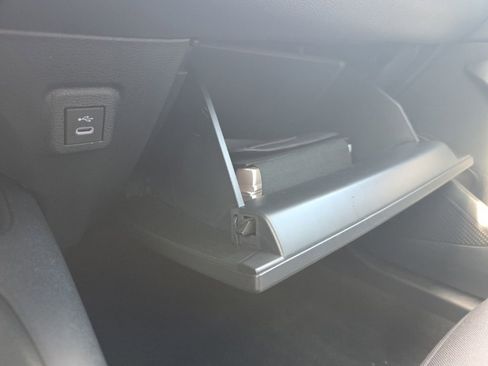 Used 2024 Toyota Corolla LE image 31