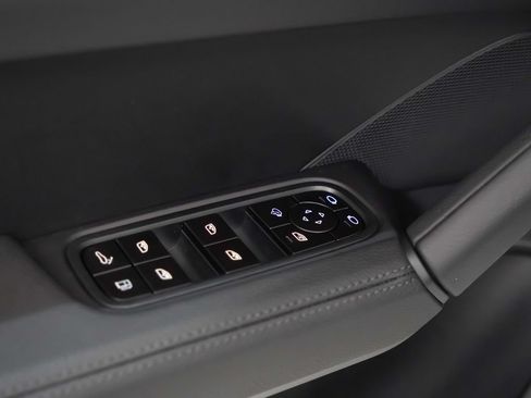 Certified 2026 Porsche Cayenne E-Hybrid AWD/4WD image 23