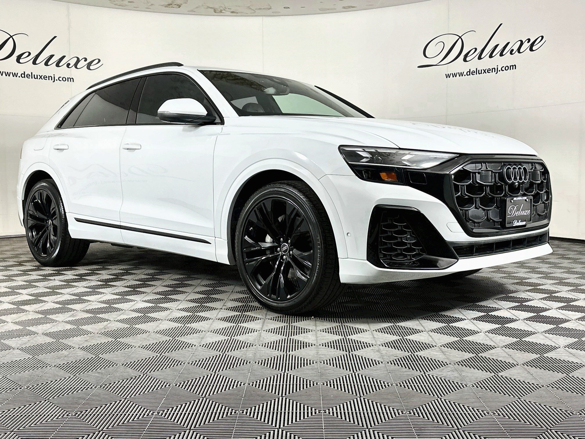 Used 2025 Audi Q8 Prestige w/ Prestige Package AWD/4WD image 1
