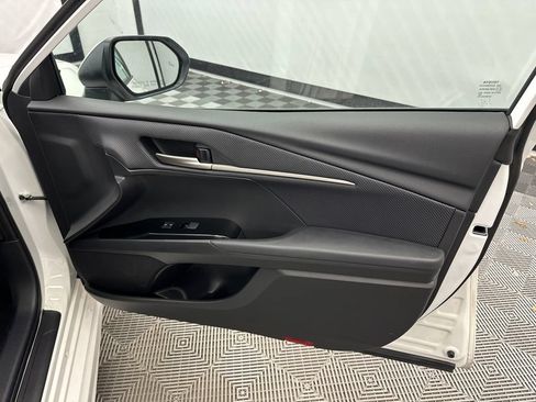 Used 2025 Toyota Camry SE FWD image 15