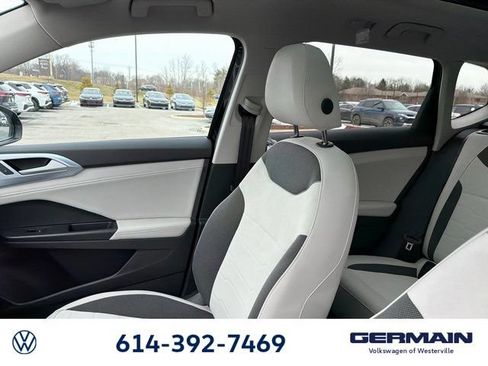 New 2026 Volkswagen Taos SE AWD/4WD image 21