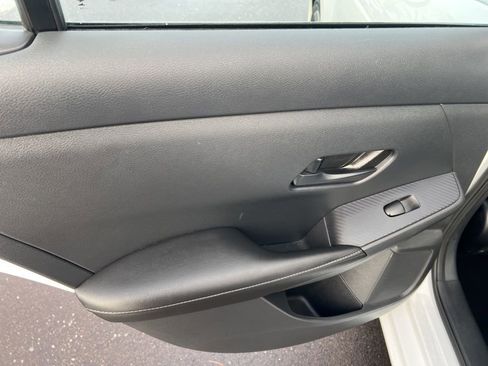 Certified 2024 Nissan Sentra SV image 11