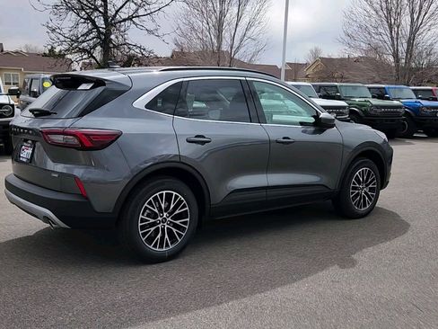 New 2025 Ford Escape PHEV image 4