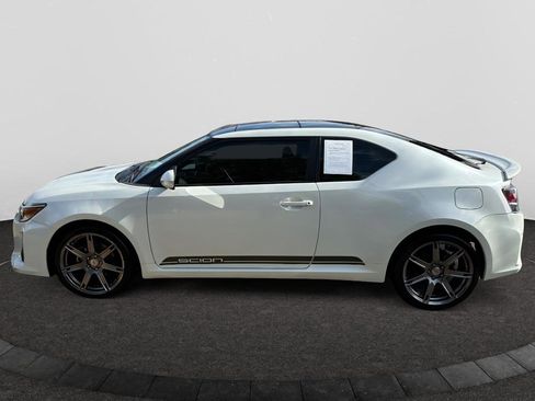 Used 2016 Scion tC image 2