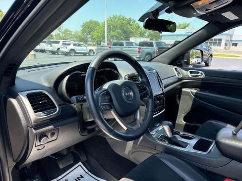 Used 2021 Jeep Grand Cherokee Laredo X AWD/4WD image 10