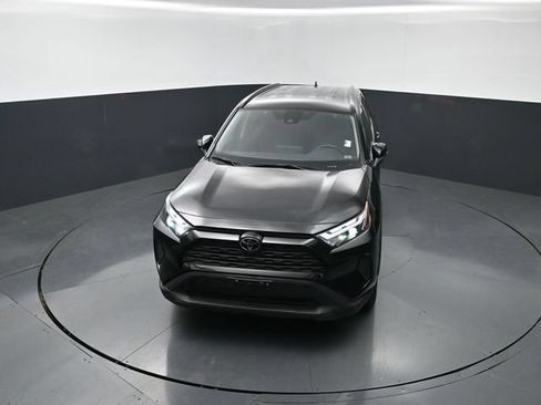 Used 2025 Toyota RAV4 XLE FWD image 18