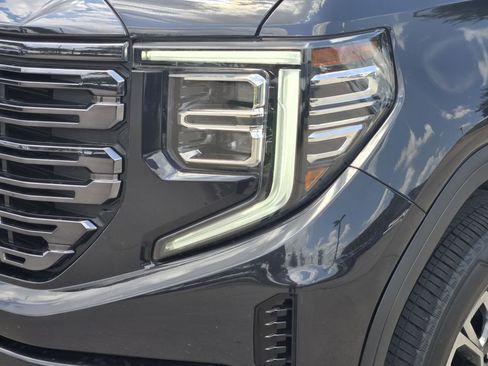 Used 2023 GMC Sierra 1500 Denali Ultimate AWD/4WD image 15