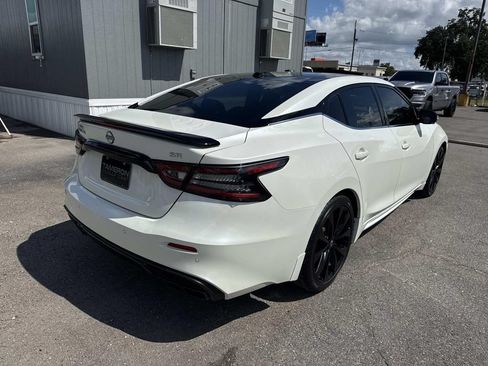 Used 2023 Nissan Maxima SR w/ Sport Mat Group FWD image 9