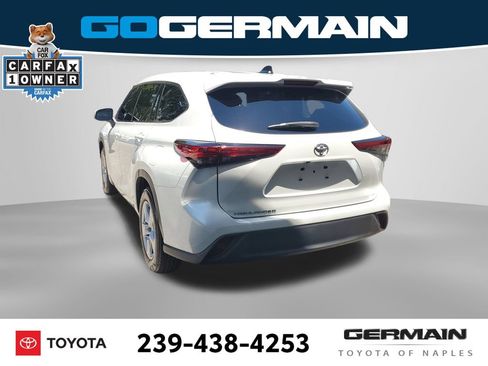 Used 2022 Toyota Highlander L FWD image 11