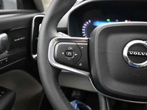 Used 2023 Volvo XC40 B5 Plus w/ Protection Package Premier AWD/4WD image 26