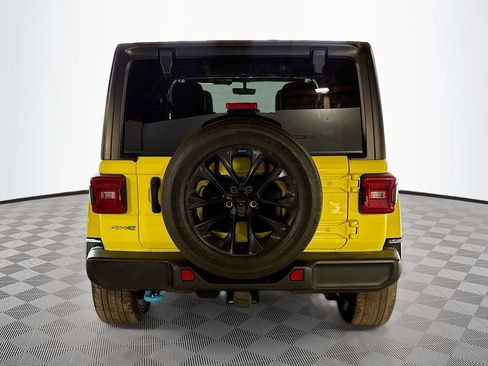 Used 2023 Jeep Wrangler Unlimited Sahara w/ Cold Weather Group AWD/4WD image 7