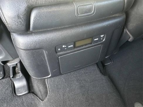 Certified 2022 Nissan Armada SL w/ Captain's Chairs Package image 19