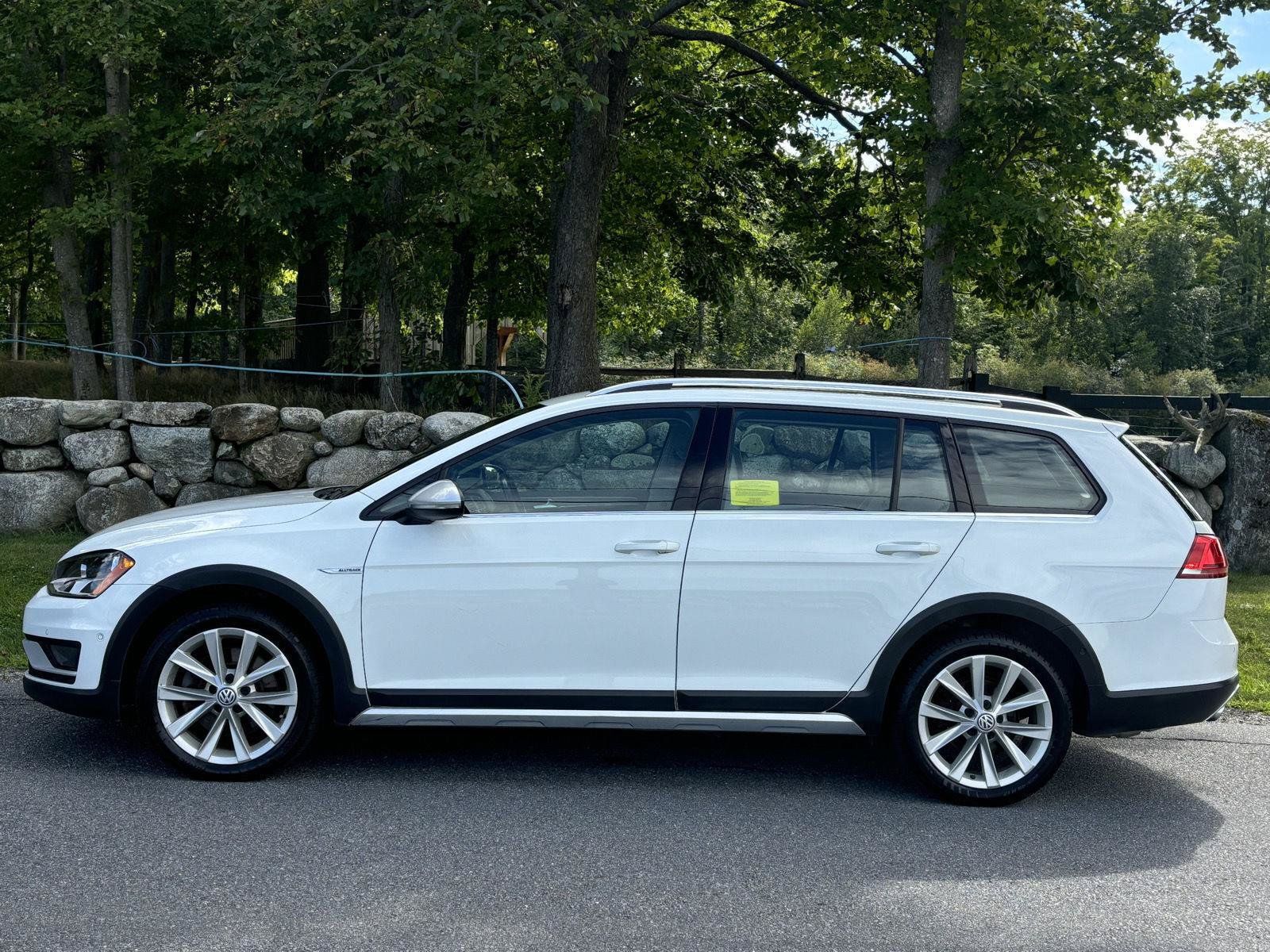 Used 2017 Volkswagen Golf Alltrack AWD/4WD image 13