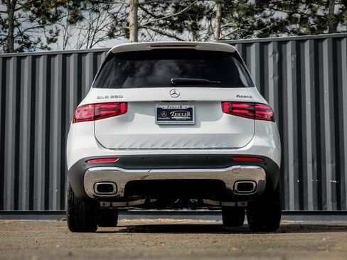 Certified 2026 Mercedes-Benz GLB 250 4MATIC image 8