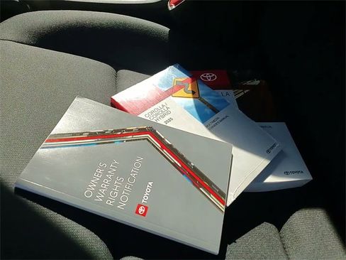 Used 2025 Toyota Corolla LE image 7