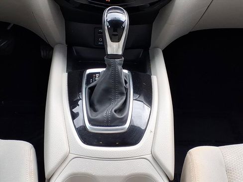 Used 2018 Nissan Rogue Sport SV image 18