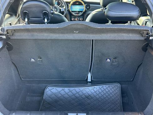 Used 2022 MINI Cooper 2-Door Hardtop image 32