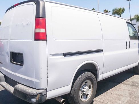 Used 2008 Chevrolet Express 2500 RWD image 9