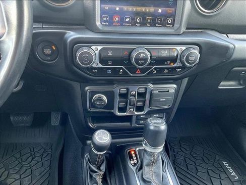 Used 2021 Jeep Wrangler Unlimited Sahara AWD/4WD image 23