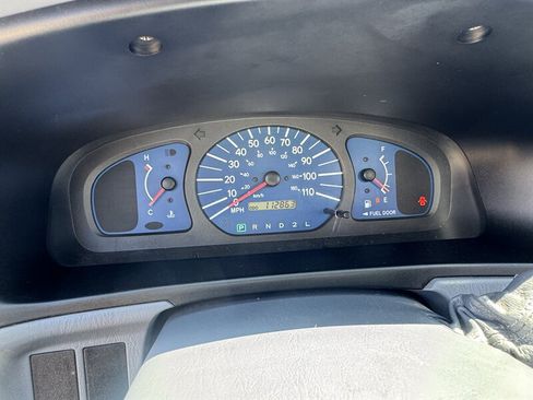 Used 2003 Toyota Sienna CE FWD image 16