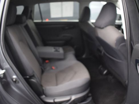 Used 2023 Toyota Highlander LE image 11