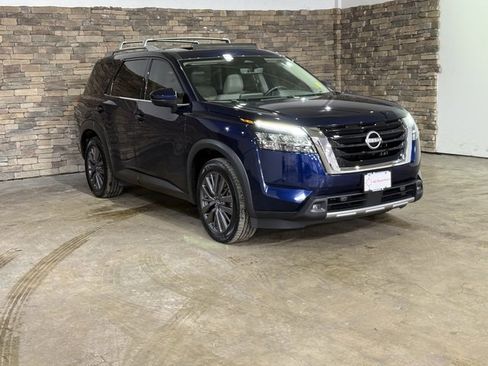 Certified 2023 Nissan Pathfinder SL w/ SL Premium Package image 3