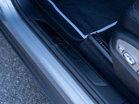 Certified 2025 Porsche Macan Turbo image 23