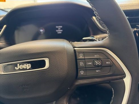 Used 2024 Jeep Grand Cherokee L Limited w/ Black Appearance Package image 35